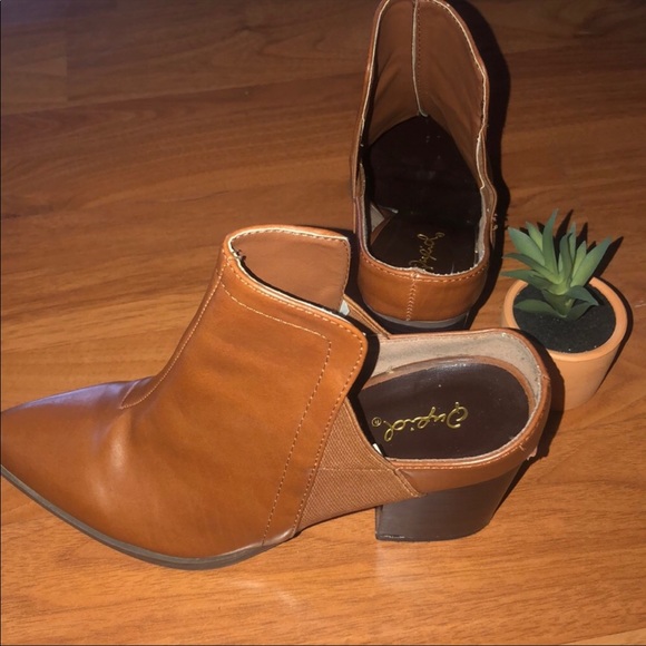 Slip-on Ankle Booties - Picture 6 of 7